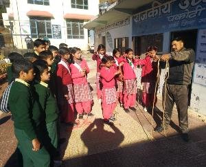 लड़कियों ने सीखे आत्म रक्षा  के गुर