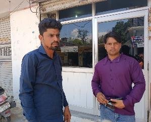 Dehra: LED TVs were being sold without bills, the department seized the goods