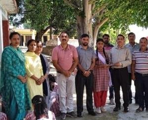 Dehra: Vanshika, a student of Beh Dhotan School, will get a scholarship of Rs 1000 per month