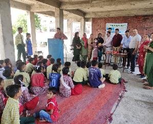 Dehra: Mountain Hub organized a competition on climate change in Mahadev School
