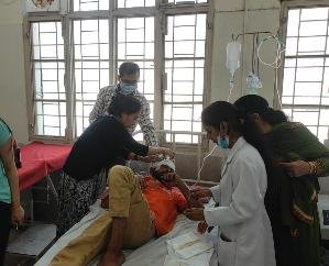 Jaswan-Paragpur: Youth injured due to bike skid at Balghar turn