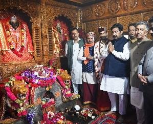 Shimla: Deputy Chief Minister bowed his head at Mata Hatu Temple Narkanda