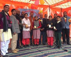राजकीय उच्च विद्यालय हनुमान बड़ोग में रही वार्षिक पारितोषिक वितरण समारोह की धूम 