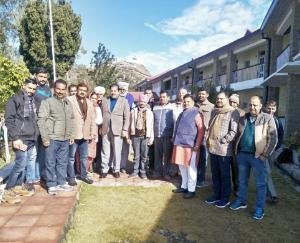 विधायक राम लाल ठाकुर ने किया मौके पर समस्याओं का समाधान