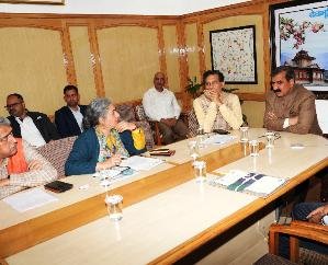 Chief Minister holds virtual meeting with Deputy Commissioners and Superintendents of Police