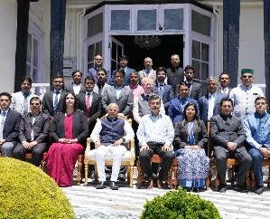 Shimla: HPAS trainee officers met the Governor