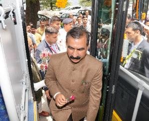 CM flagged off 20 e-buses, reached secretariat sitting in e-bus itself