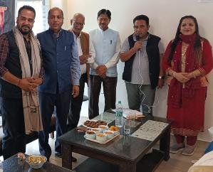 Shimla: Jairam Thakur honored prominent workers of Kasumpti ward