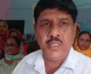  Dehra: Memorandum submitted to Naib Tehsildar in protest against opening of liquor contract in Bilaspur