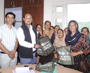  Jaisinghpur: MLA distributed Agri Nutri Kits to women