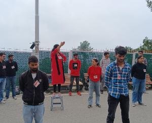 Shimla: SFI staged a sit-in protest