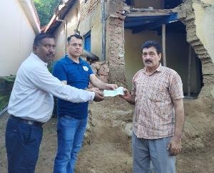 Dehra: Poor's house got rained in Sukahar, the administration gave immediate relief