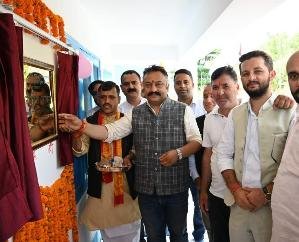 Shimla: Minister van onderwys het 'n hysbak-drinkwaterskema in Thana ingewy