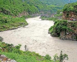 Car plunged into Sutlej in Rampur Bushahr, four people were on board