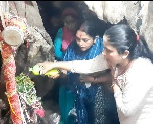 Kunihar: Devotees thronged the Shiv Tandav cave Kunihar