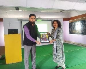 Shimla: 135 girl students of Shivalik Nursing College took the oath of organ donation.