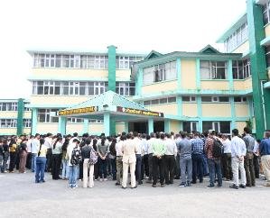 Employees of Nauni University paid tribute to Registrar Sandeep Negi
