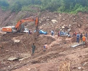 Dharamshala: Pathankot-Mandi NH closed again due to Lhasa collapse in 32 miles