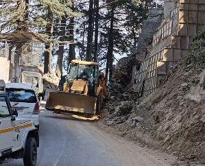 ऊपरी शिमला में सड़कें बहाल करने के कार्यों में आई तेजी