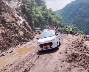  Pathankot-Mandi NH is closed for three days, children cannot go to school