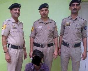 Solan: Police arrested accused of stealing in a house in Saparun