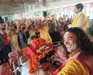 Indora: Devotees visited Bholenath in Shiva temple Kathgarh