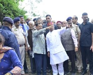  Governor visits disaster affected Shiv Bawdi in Summerhill