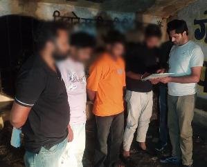 25.34 grams of chitta caught from youths of Punjab in Dehra's Rasuhi