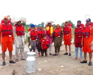 Indora: 80 people trapped in Mand due to release of water from Pong dam, seven rescued