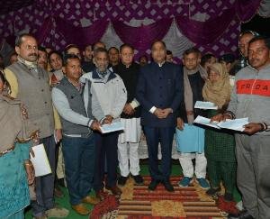 मुख्यमंत्री ने प्राकृतिक आपदा से प्रभावित परिवारों को वित्तीय सहायता प्रदान की