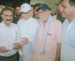 Indora: Shiv Mandir Sudhar Sabha Kathgarh contributed one lakh to the relief fund