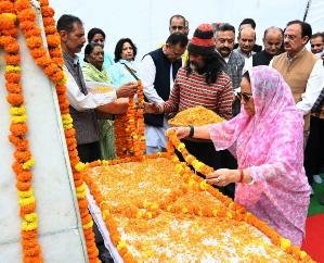 Self on goodwill day. Tribute to Rajiv Gandhi 11112222