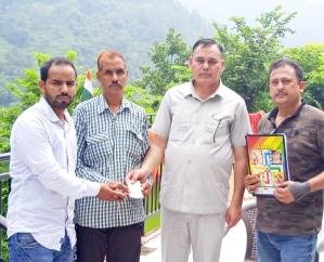 Kasauli: Administration provides immediate relief to rain affected families in Banoi