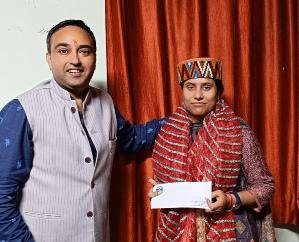 Dharamshala: Himachal's mountaineer daughter Anjali was awarded by Vishwa Chakshu for conquering Mount Elbrush