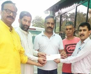 Dehra: 1 lakh given in the Chief Minister's Relief Fund