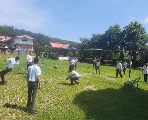 Dehra: Students of Lotus School Garli showed strength in sports competition