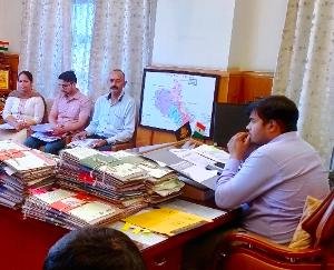 Solan: Additional Deputy Commissioner Solan gave instructions to suspend Aadhaar centers which have not been providing services for a long time.