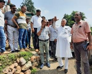  Jawali: Officials should give more speed to relief, rehabilitation and reconstruction works: Chandra Kumar