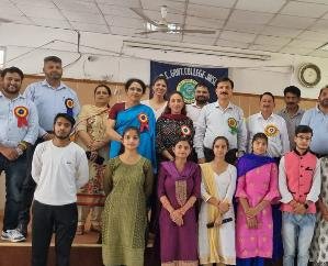 Jaisinghpur: Avika-Neha and Avinash were first in speech competition