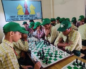 Jwalamukhi: The team of commerce faculty became the winner in the chase at Bal School Jwalamukhi