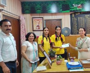 Dehra: Teachers and students of Kendriya Vidyalaya Naleti contributed
