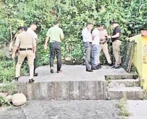 Big haul of 3 bags, 40 bullets and drugs on Tanda Marg consignment recovered