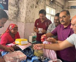 Rotary gave 1100 Shagun to 7 newborn babies in Solan Hospital 111