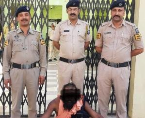 Solan: Dhongi Baba took away gold ring worth 50 thousand on the pretext of blessing, police arrested