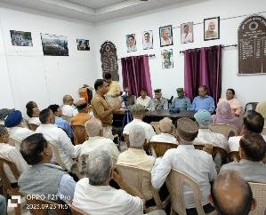 Kunihar: Pensioners expressed anger over non-payment of pending medical bills