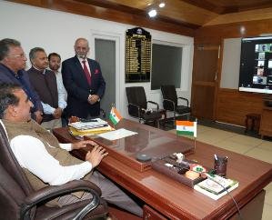 Chief Minister invites expatriate Himachalis of UAE to invest