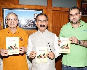 Shimla: Chief Minister released booklet on nutrition