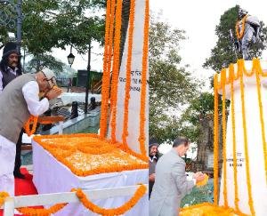  Governor and Chief Minister paid tribute to Mahatma Gandhi and Lal Bahadur Shastri