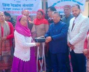 विधायक सुभाष ठाकुर ने दिव्यांगजनों को वितरीत किए कृतिम अंग 