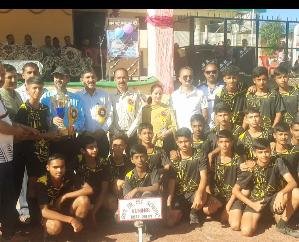 Deputy Director of Education awarded the winners and runners-up of the Under-19 sports competition